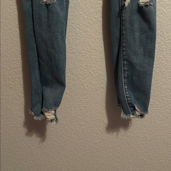 American Eagle Outfitters High Rise Women's Light Blue Ripped Skinny Jeans - Picture 3 of 8